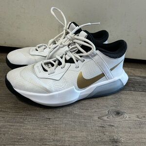 Nike Boys Air Zoom Crossover DC5216-100 White gold Basketball Sneakers Sz 6Y